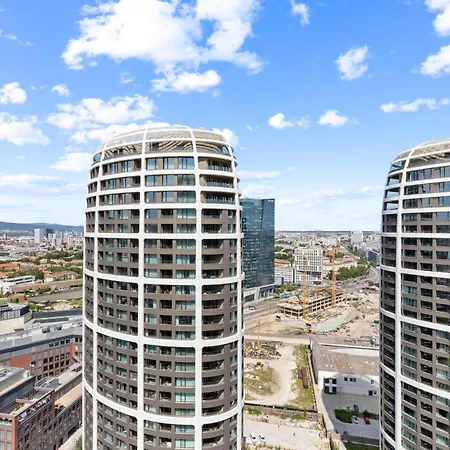 Ah Sky Park 2b - 25floor Free Parking ברטיסלאבה
