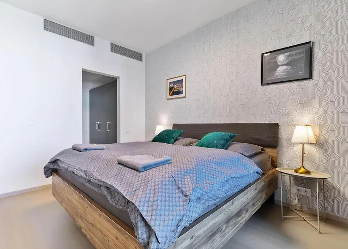 Ah Sky Park 2b - 25floor Free Parking * Bratislava