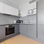 Ah Sky Park 2b - 25floor Apartment *
